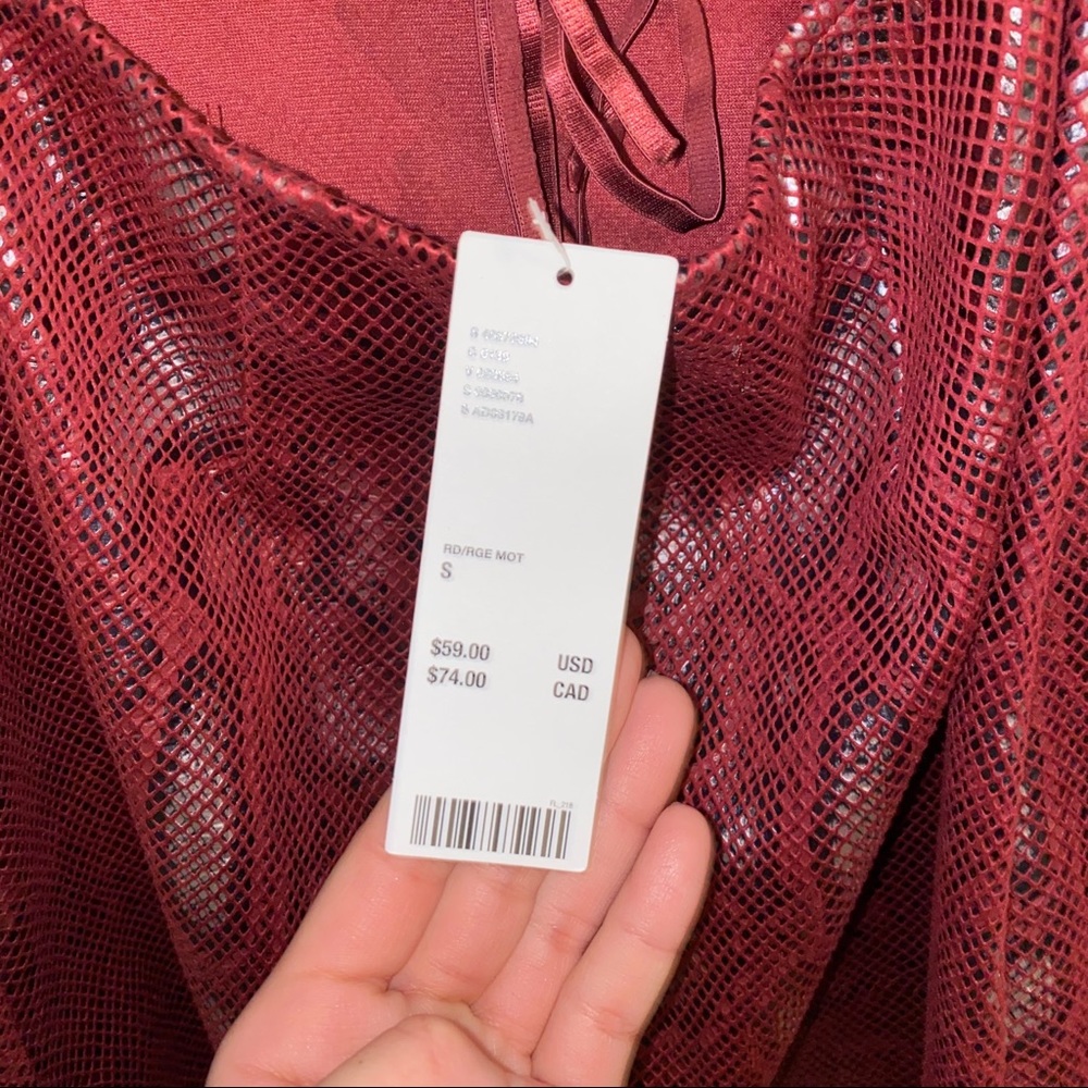 Textured Snakeskin Bodycon Dress - Picture 4 of 5